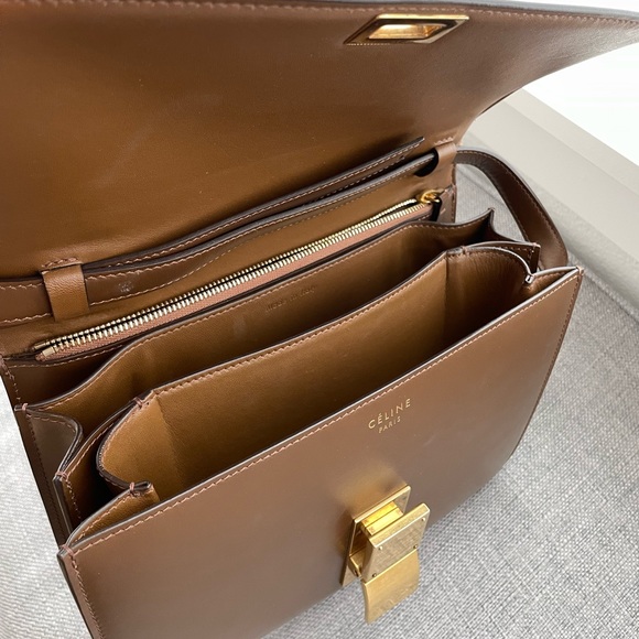 CELINE MEDIUM CLASSIC BAG IN BOX CALFSKIN
CAMEL - Picture 4 of 13